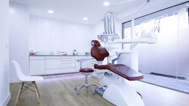 02 CLINICA DENTAL VINATEROS 55 luisjaguilar | موسوعة الشرق الأوسط