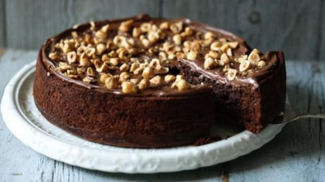 0Chocolate and hazelnut cake Torta gianduia | موسوعة الشرق الأوسط