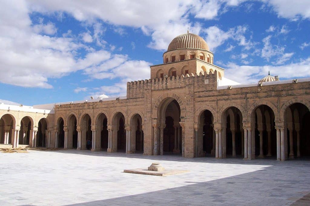 1200px Kairouan Mosque Courtyard | موسوعة الشرق الأوسط