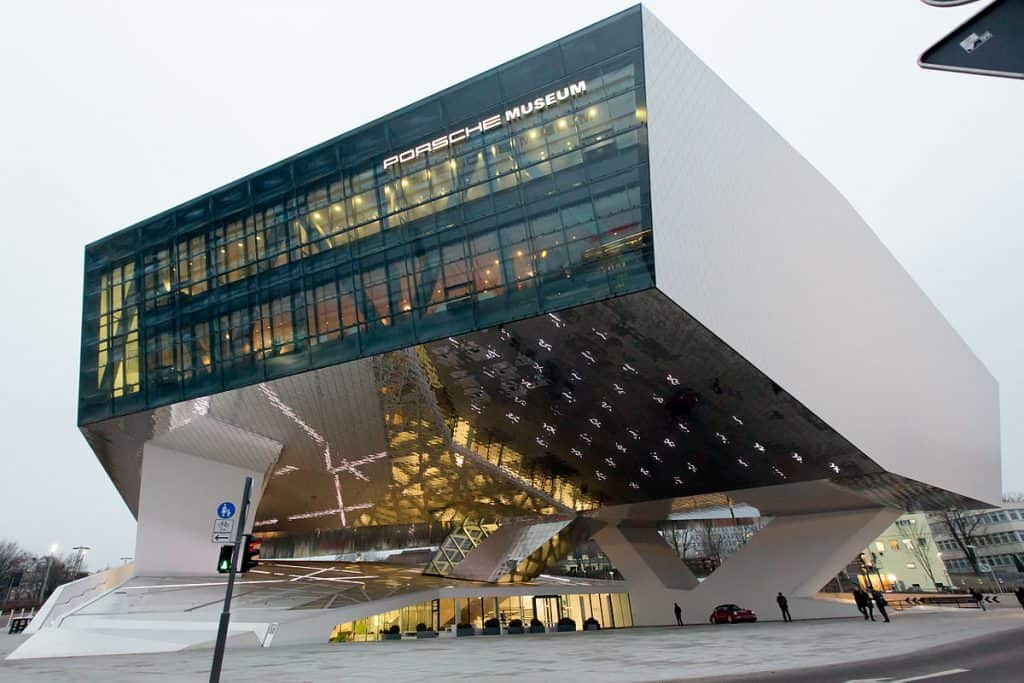 1200px Porsche Museum entrance 2013 March | موسوعة الشرق الأوسط