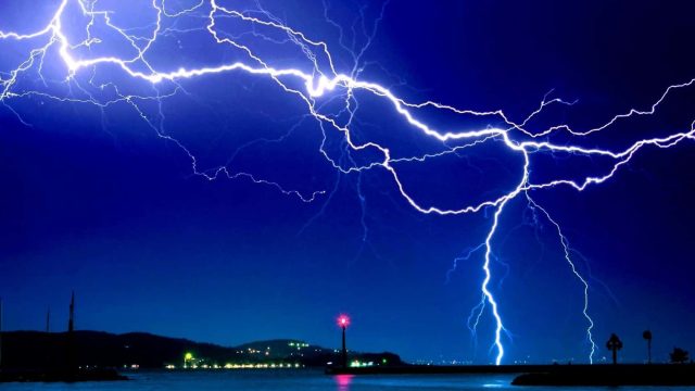 776007 download dramatic lightning hd live wallpapers free download 1920x1080 h | موسوعة الشرق الأوسط