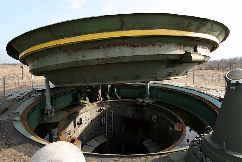 800px Missile silo of a SS 24 missile 2 | موسوعة الشرق الأوسط