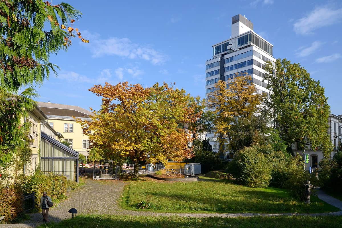 Alter Botanischer Garten Zürich 2012 10 22 15 23 33 | موسوعة الشرق الأوسط