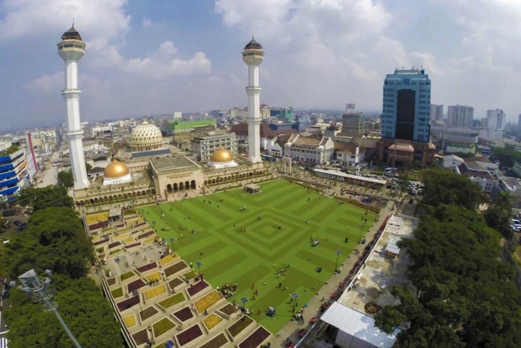 Bandung masjid raya | موسوعة الشرق الأوسط