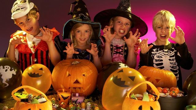 Celebrate Halloween | موسوعة الشرق الأوسط