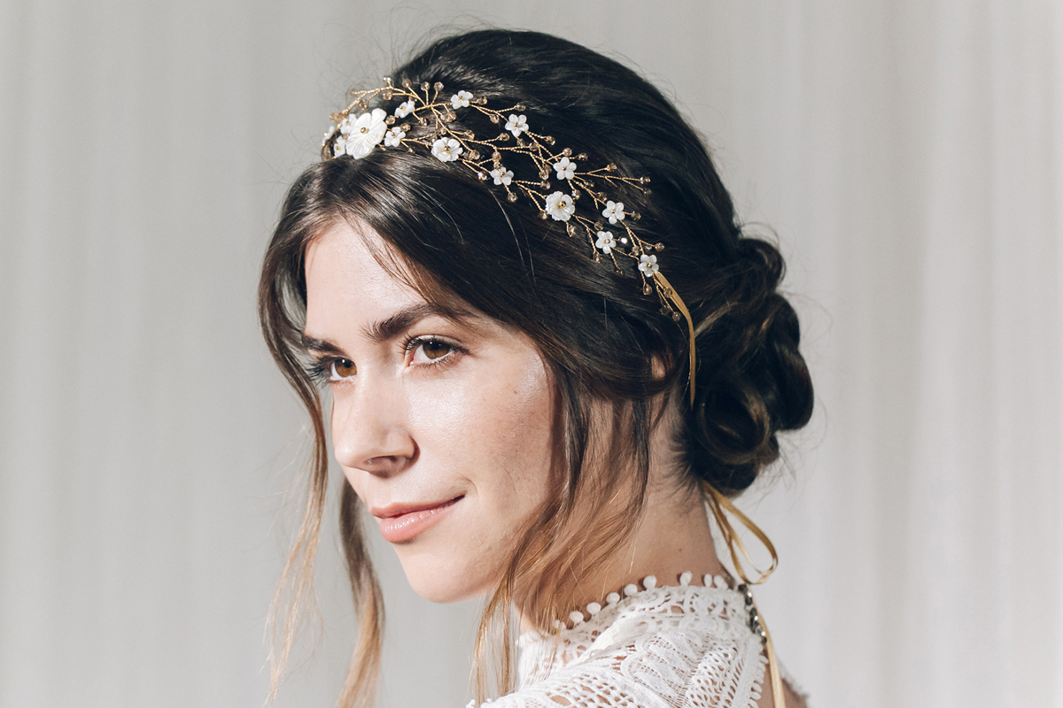 Debbie Carlisle bridal hair accessories Katarina floral hairvine in gold Swarovski crystal mother of pearl and freshwater pearls www.debbiecarlisle.com £225 1 | موسوعة الشرق الأوسط