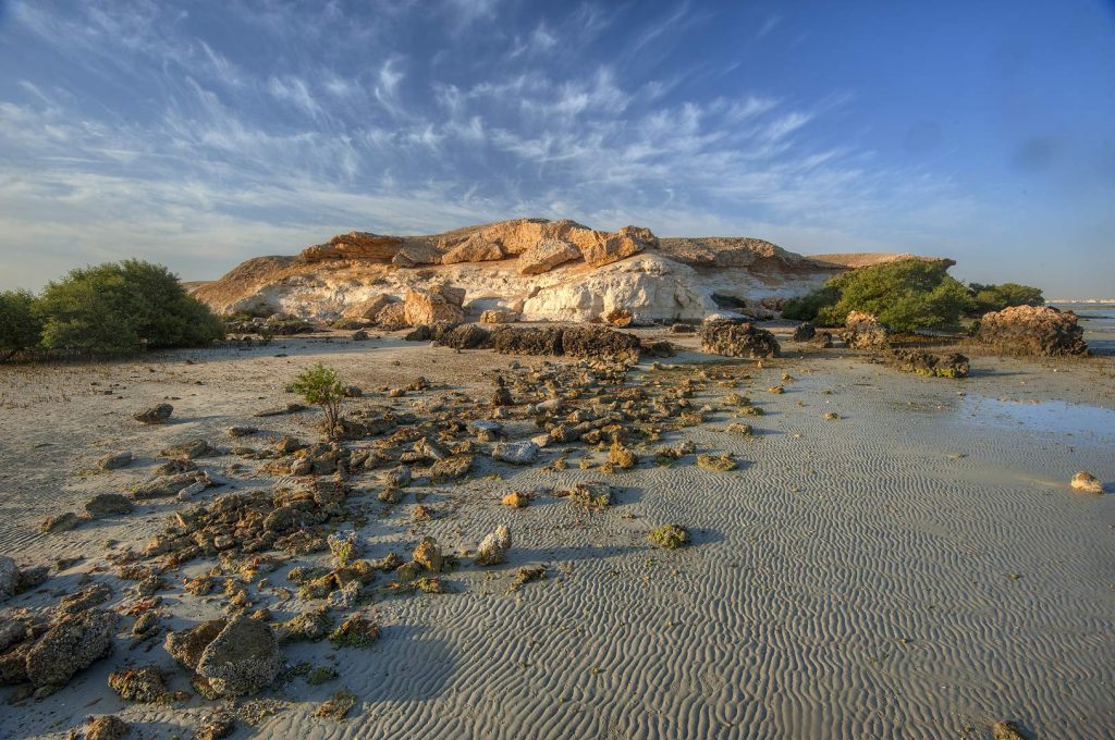 Hillock at northern end of Al Khor Island | موسوعة الشرق الأوسط