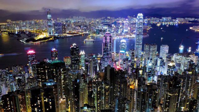 Hong Kong by night 112151279 | موسوعة الشرق الأوسط