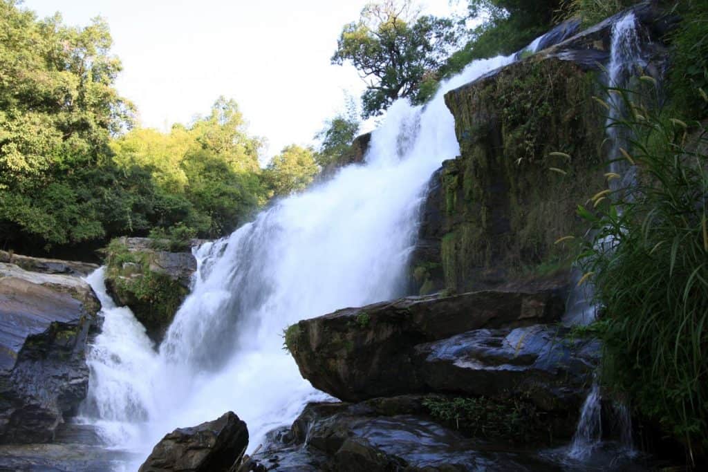 Mae Klang waterfall | موسوعة الشرق الأوسط