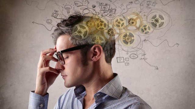 Man Brain Thinking Gears Thoughts | موسوعة الشرق الأوسط