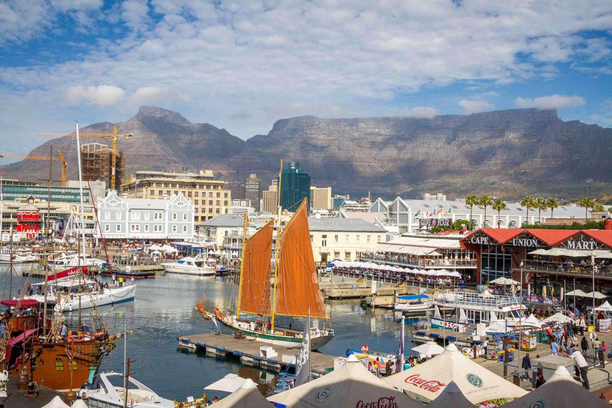 Table Mountain in Cape Town South Africa | موسوعة الشرق الأوسط