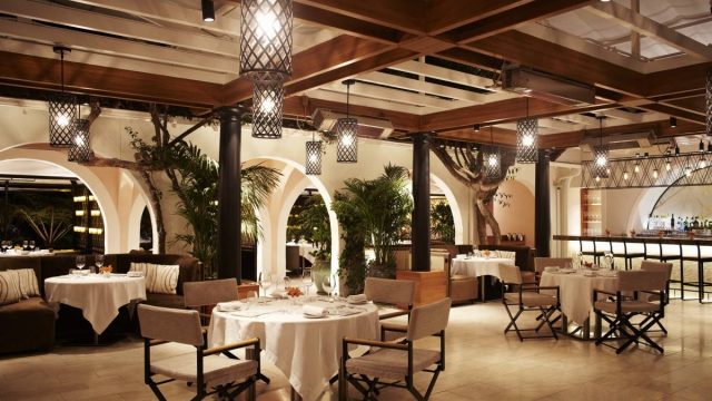 Wolfgang Puck at Hotel Bel Air outdoor dining night | موسوعة الشرق الأوسط