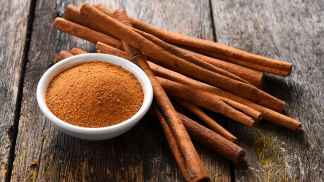 cinnamon shutterstock 646377511 | موسوعة الشرق الأوسط