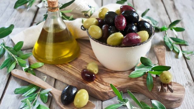 food fruit olives plant olive produce land plant flowering plant olive family 11811 | موسوعة الشرق الأوسط