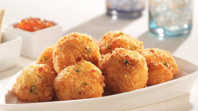 fried mashed potato balls1 1451418927 | موسوعة الشرق الأوسط