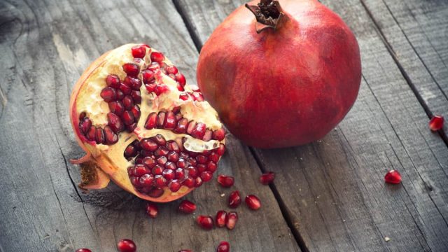 juicy pomegranates | موسوعة الشرق الأوسط