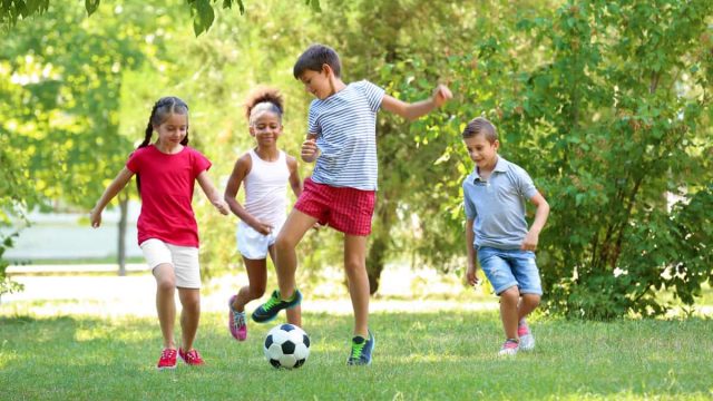 kids playing outside | موسوعة الشرق الأوسط