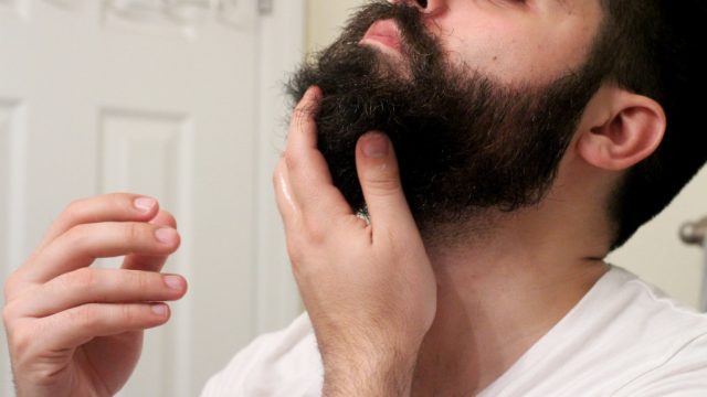 man beard oil 2 1024x683 1 | موسوعة الشرق الأوسط