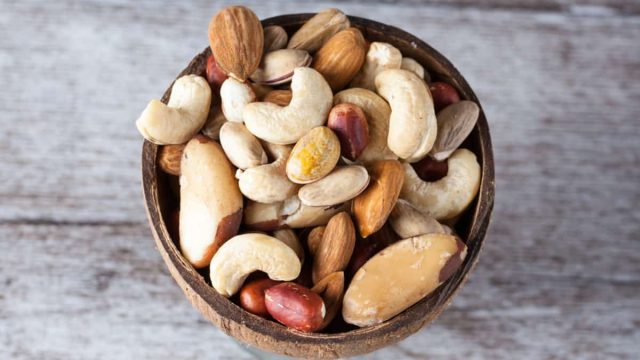 mixed nuts eugenia lucasenco shutterstock | موسوعة الشرق الأوسط