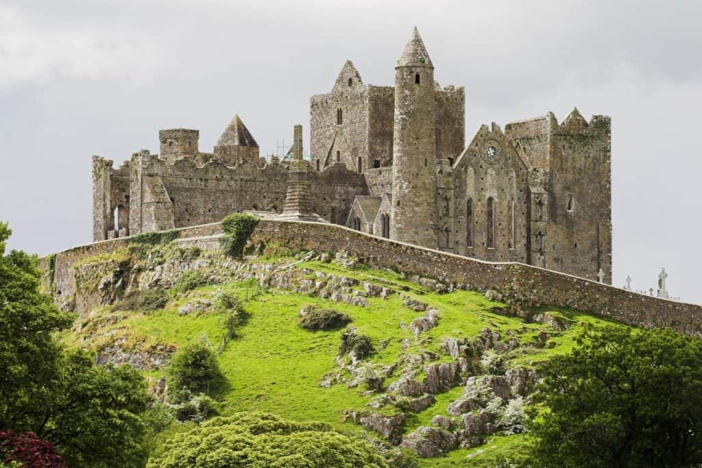 rock of cashel | موسوعة الشرق الأوسط