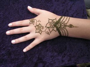 simple hand mehndi design simple 2013 | موسوعة الشرق الأوسط