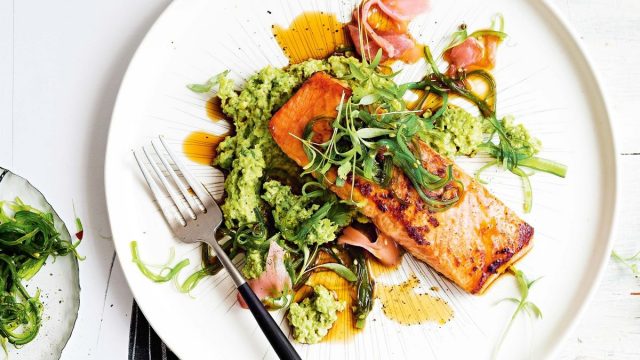 sriracha salmon with edamame mash 13897 1 | موسوعة الشرق الأوسط