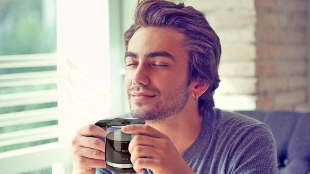 you can look like you re drinking a whole pot of coffee with this mug 7474 | موسوعة الشرق الأوسط