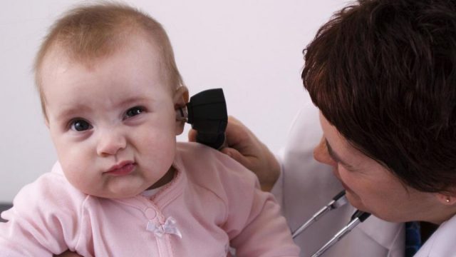 zv how to spot baby vision hearing problems promo image | موسوعة الشرق الأوسط