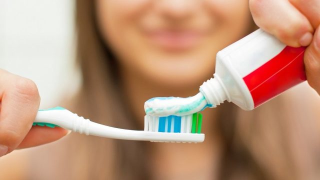أفضل معجون لتبييض الأسنان | موسوعة الشرق الأوسط