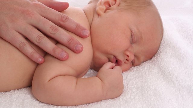 اسباب مغص الرضع | موسوعة الشرق الأوسط