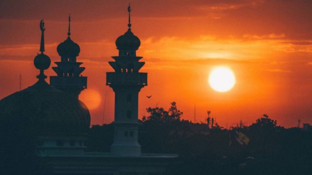 حكم من افطر في رمضان بالجماع | موسوعة الشرق الأوسط