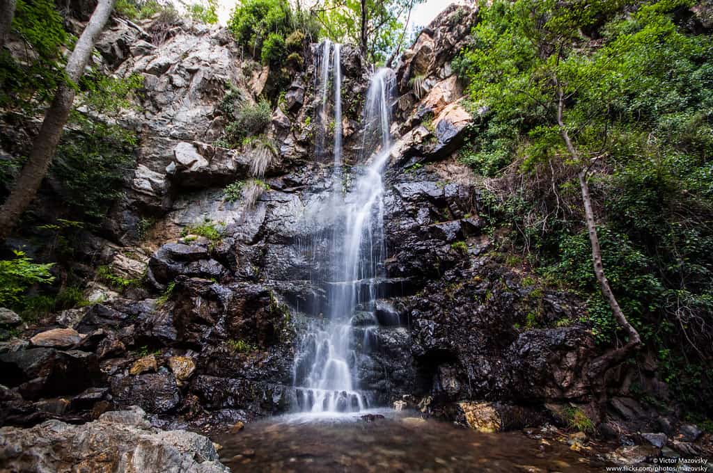 شلالات كاليدونيا Caledonia Waterfalls | موسوعة الشرق الأوسط