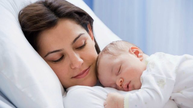 كيف يمكن علاج الخياطة بعد الولادة الطبيعية بالاعشاب 2 | موسوعة الشرق الأوسط