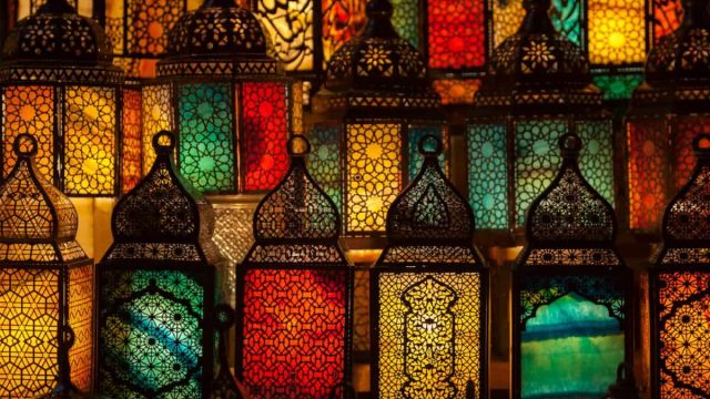 من البدع المحدثة في شهر رمضان الاحتفال بليلة القدر | موسوعة الشرق الأوسط