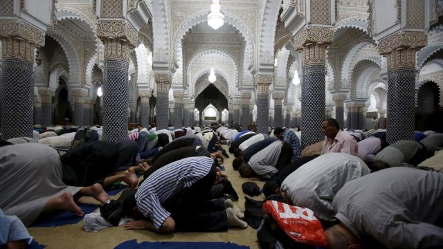 مواقيت الصلاة في شهر رمضان 2020 في الإمارات 1441 | موسوعة الشرق الأوسط